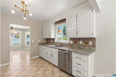86 Beth Ann Circle, Meriden, CT 06450 - Photo 4