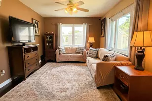 33 Salem Rd, East Hartford, CT 06118 - Photo 2