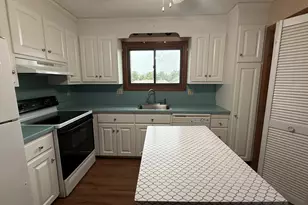 1302 Summer Hill Dr, South Windsor, CT 06074 - Photo 2
