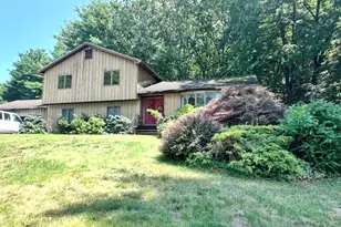 45 Quail Hollow Dr, Southington, CT 06489 - Photo 2