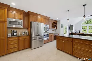 42 Oak Lawn Dr, Barkhamsted, CT 06042 - Photo 2