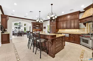 25 Whispering Hollow Ct, Cheshire, CT 06410 - Photo 8