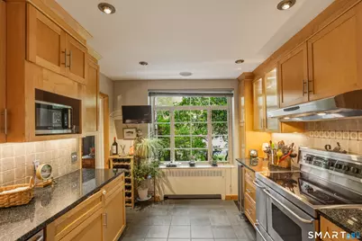 869 Farmington Avenue #104, West Hartford, CT 06119 - Photo 8