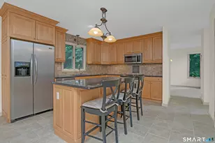 334 Cavan Ln, Glastonbury, CT 06033 - Photo 4
