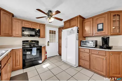 9 Sam Street, Enfield, CT 06082 - Photo 12