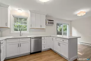 48 Brandywine Ln, Suffield, CT 06078 - Photo 6