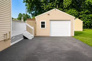 228 Douglas Dr, Meriden, CT 06451 - Photo 24