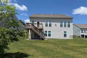 941 Mackenzie Ln, Oxford, CT 06478 - Photo 2