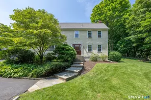 100 Sherley Pl, Fairfield, CT 06825 - Photo 2