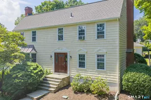 100 Sherley Pl, Fairfield, CT 06825 - Photo 4