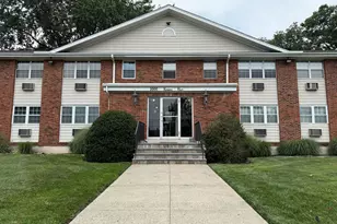 1000 Knapps Hwy, Fairfield, CT 06825 - Photo 1