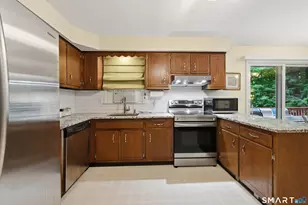 22 Ridge Rd, Newtown, CT 06470 - Photo 10