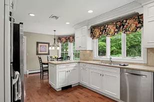 16 Mallett Dr, Trumbull, CT 06611 - Photo 12