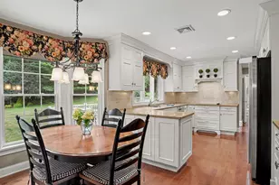 16 Mallett Dr, Trumbull, CT 06611 - Photo 10