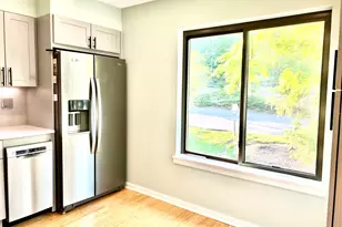 35 Heritage Dr, Avon, CT 06001 - Photo 8