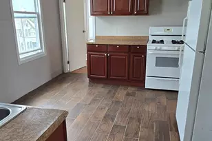 31 Sheffield St, Waterbury, CT 06704 - Photo 2