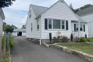 376 Fairview Ave, Bridgeport, CT 06606 - Photo 2