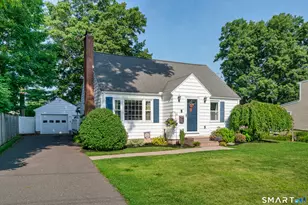 16 Raymond Pl, Cromwell, CT 06416 - Photo 1