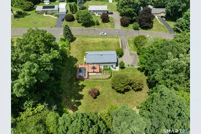 19 Driftwood Lane, Shelton, CT 06484 - Photo 2