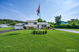 41 Victor Hill Dr, Branford, CT 06405 - Photo 2