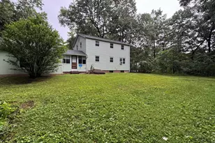 23 Maplewood Dr, Ellington, CT 06029 - Photo 2