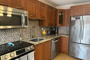 136 Webster Ct, Newington, CT 06111 - Photo 2