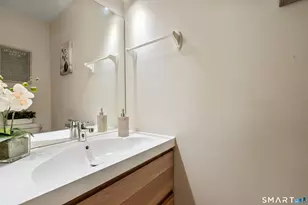 136 Webster Ct, Newington, CT 06111 - Photo 24