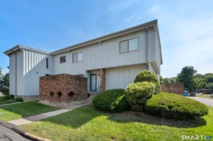 136 Webster Ct, Newington, CT 06111 - Photo 2