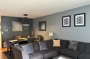 136 Webster Ct, Newington, CT 06111 - Photo 2