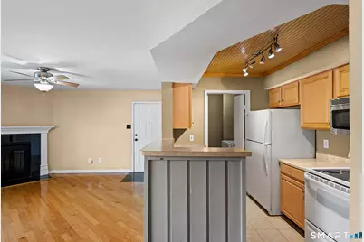 87 Leafwood Lane #235, Groton, CT 06340 - Photo 8
