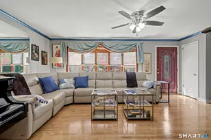 10 Paulina Pl, Trumbull, CT 06611 - Photo 10