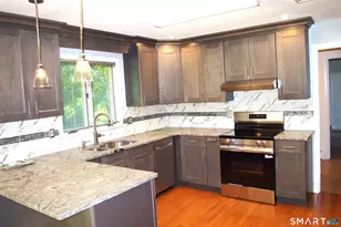 2595 Albany Ave, West Hartford, CT 06117 - Photo 10