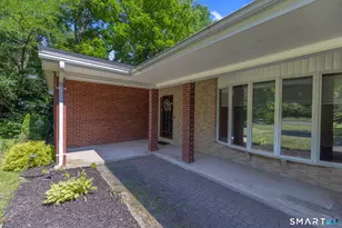 2595 Albany Ave, West Hartford, CT 06117 - Photo 2