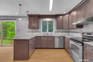 2595 Albany Ave, West Hartford, CT 06117 - Photo 8