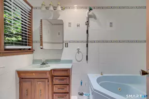 2595 Albany Ave, West Hartford, CT 06117 - Photo 20