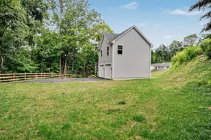 100 Tashua Rd, Trumbull, CT 06611 - Photo 26