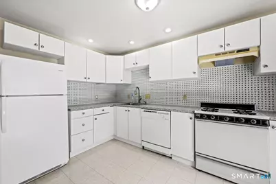 15 Crest Street #D26, West Haven, CT 06516 - Photo 18