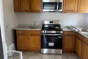 4 Goshen St, Hartford, CT 06106 - Photo 8