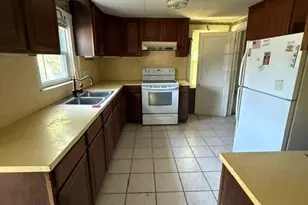11 Cottage St, Putnam, CT 06260 - Photo 12