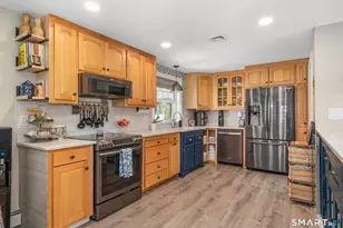 355 Burnham St, Manchester, CT 06042 - Photo 10