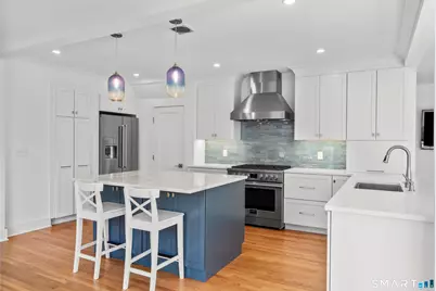 25 Crescent Bluff Avenue, Branford, CT 06405 - Photo 2