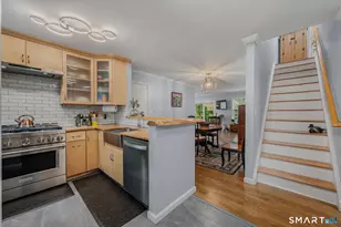 9 Trading Cove Cir, Norwich, CT 06360 - Photo 8