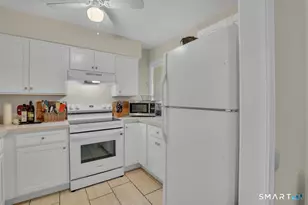 10 Summit Ct, Woodbury, CT 06798 - Photo 4