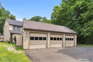 10 Summit Ct, Woodbury, CT 06798 - Photo 16