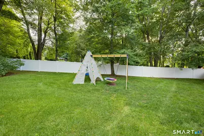 15 Fieldwood Drive, Watertown, CT 06795 - Photo 8