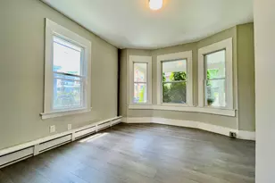 42 Cabot St, Hartford, CT 06112 - Photo 10