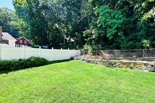 136 Hillside Ave, Shelton, CT 06484 - Photo 22
