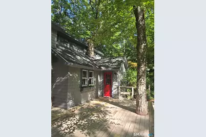 17 Bradley Lane, Newtown, CT 06482 - Photo 4