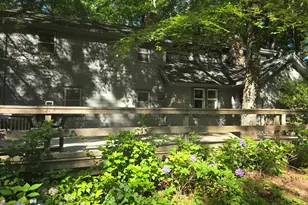17 Bradley Ln, Newtown, CT 06482 - Photo 4