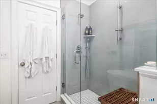82 Bywatyr Ln, Bridgeport, CT 06605 - Photo 24